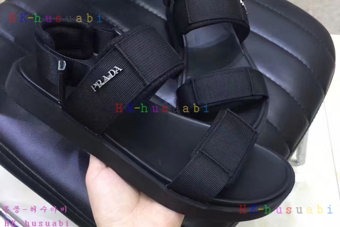 NEW 17S/S 프라다 고무 밑창의 샌들 4X3127