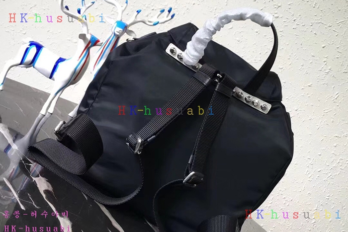★미러급★ 프라다 스터드 백팩 PR 1BZ811-3