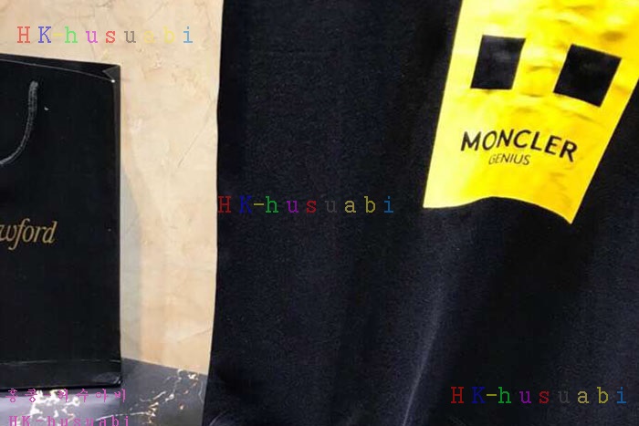 NEW 몽클레어 남성용 반팔티  M 4735247