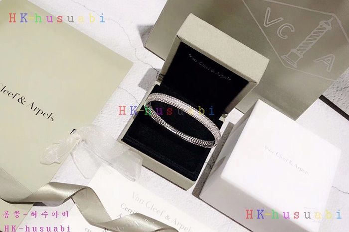NEW 반클리에 앤 아펠 팔찌 신상 V 671139