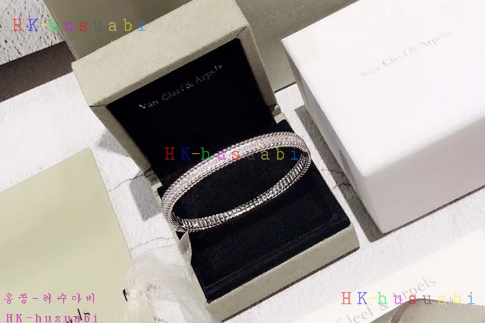 NEW 반클리에 앤 아펠 팔찌 신상 V 671139