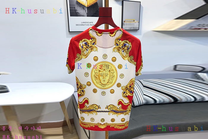NEW 베르사체 반팔티 신상 F 877772
