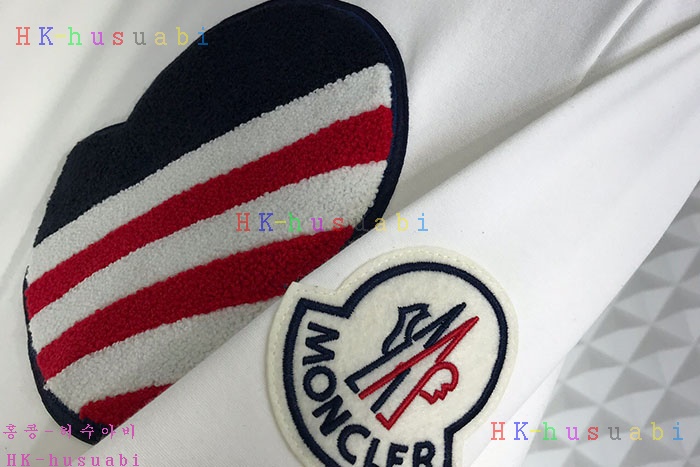 NEW 몽클레어 긴팔티 신상 M 370033