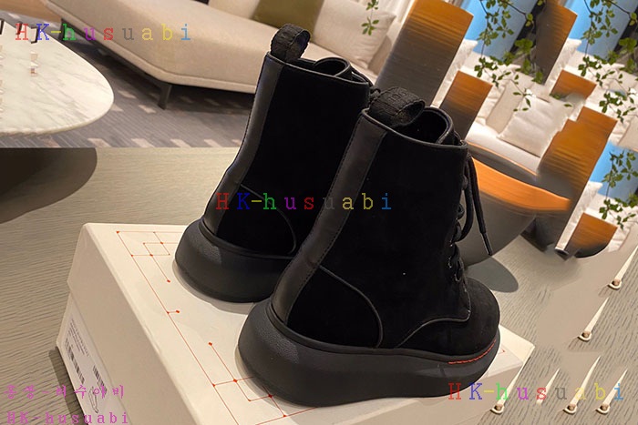 NEW 알렉산더맥퀸  신발 신상 M252228
