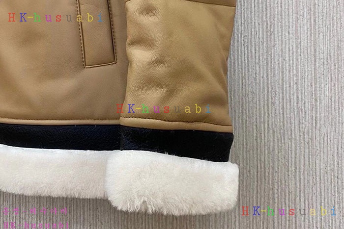 NEW 몽클레어 무스탕 신상 M 8572220