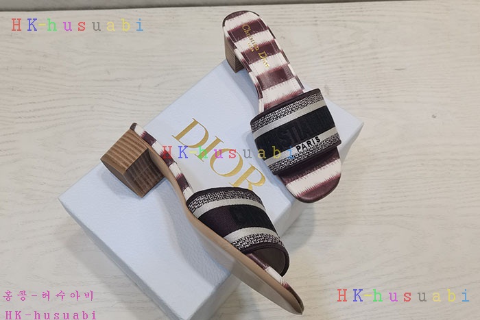 NEW 디올 슬리퍼 신상 DR 957410