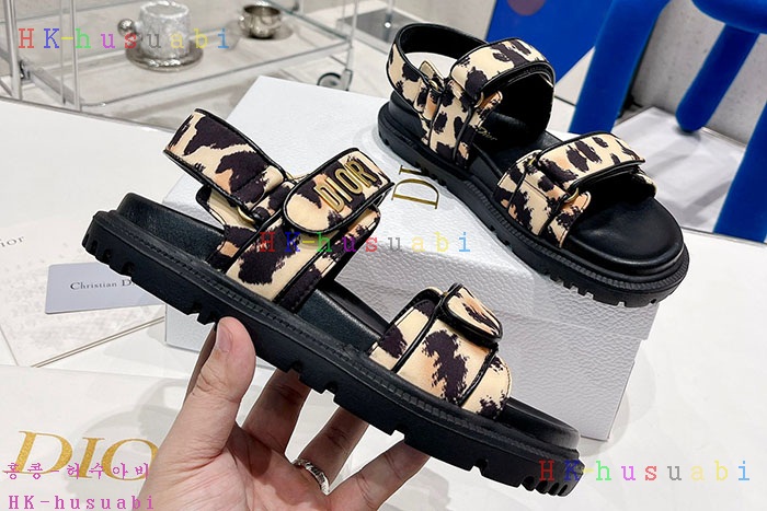 NEW 디올 샌들 신상 DR 810447