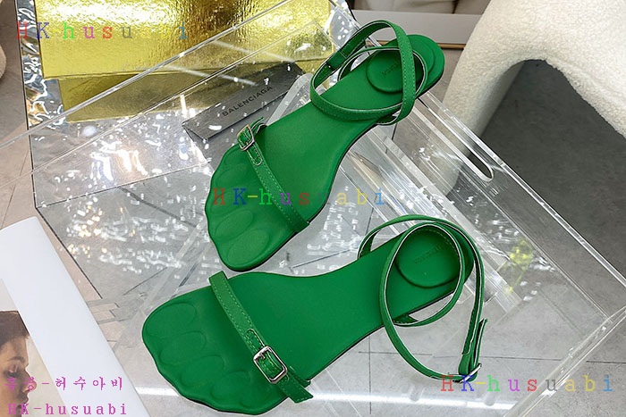 NEW  발렌시아가 샌들 신상 B 118242
