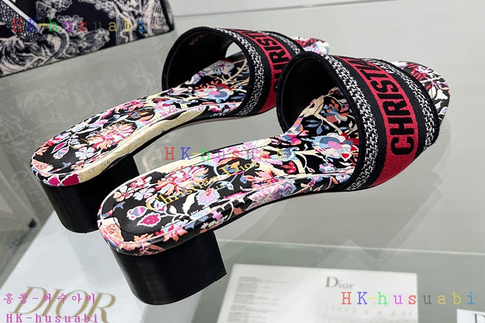 NEW 디올 샌들 신상 DR 677406