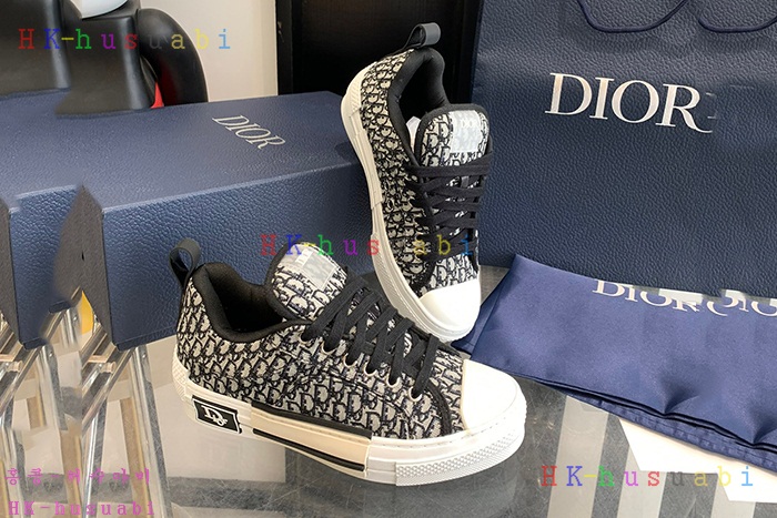 NEW 디올 신발 신상 DR 958810
