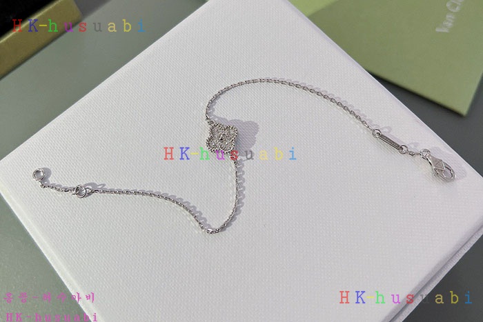 NEW 반클리에 앤 아펠 팔찌 신상  V 3027714