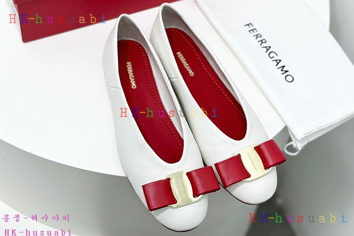NEW 페라가모 플랫슈즈 신상 F 955703