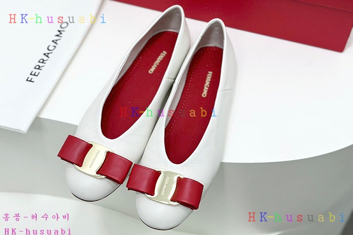 NEW 페라가모 플랫슈즈 신상 F 955703