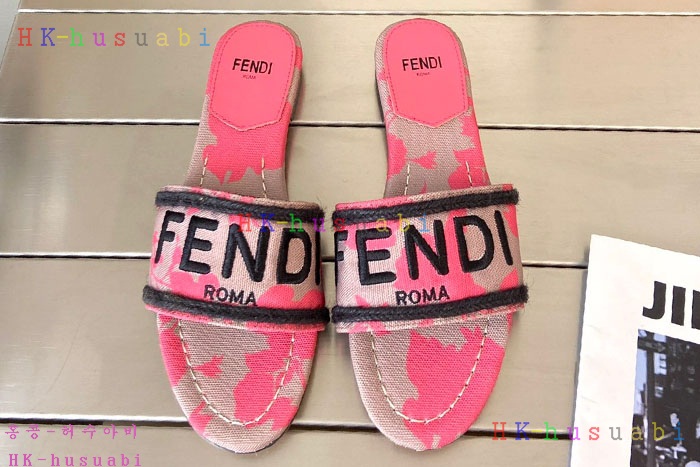 NEW 펜디 샌들 신상 FD 6855020