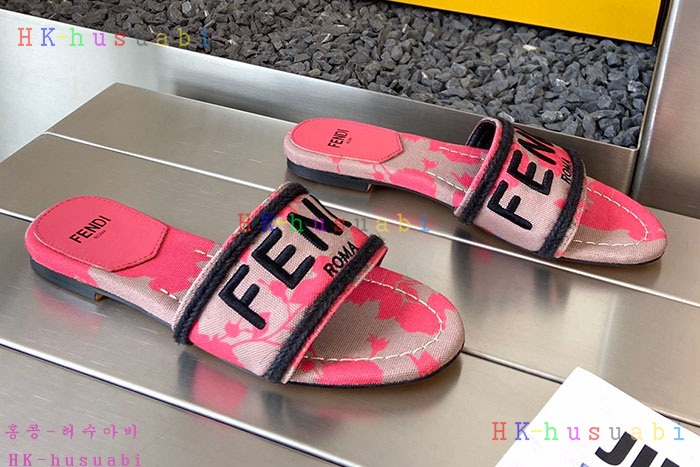 NEW 펜디 샌들 신상 FD 6855020