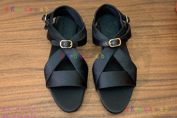 NEW 로로피아나 샌들 신상 L 8858009