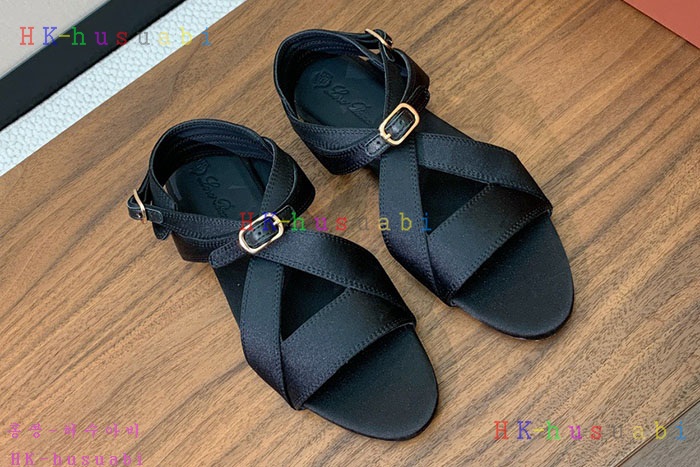 NEW 로로피아나 샌들 신상 L 8858009