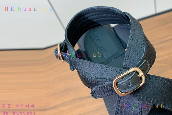 NEW 로로피아나 샌들 신상 L 8858009